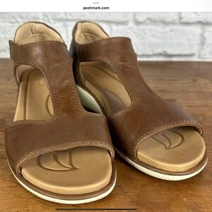 Nurture by Lamaze Brown Leather T Strap Comfort Sandals Closed Back Size 9.5